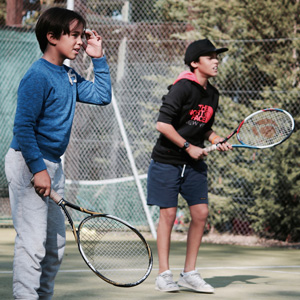tennis lesssons for kids in paris
